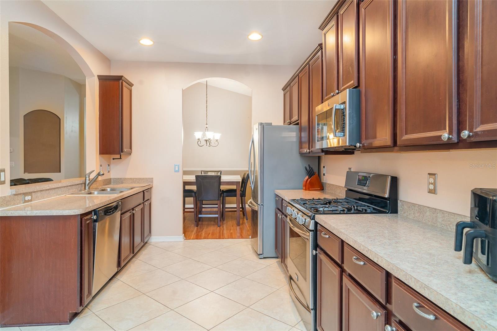 Image 21 of 57 For 12721 Avelar Creek Drive