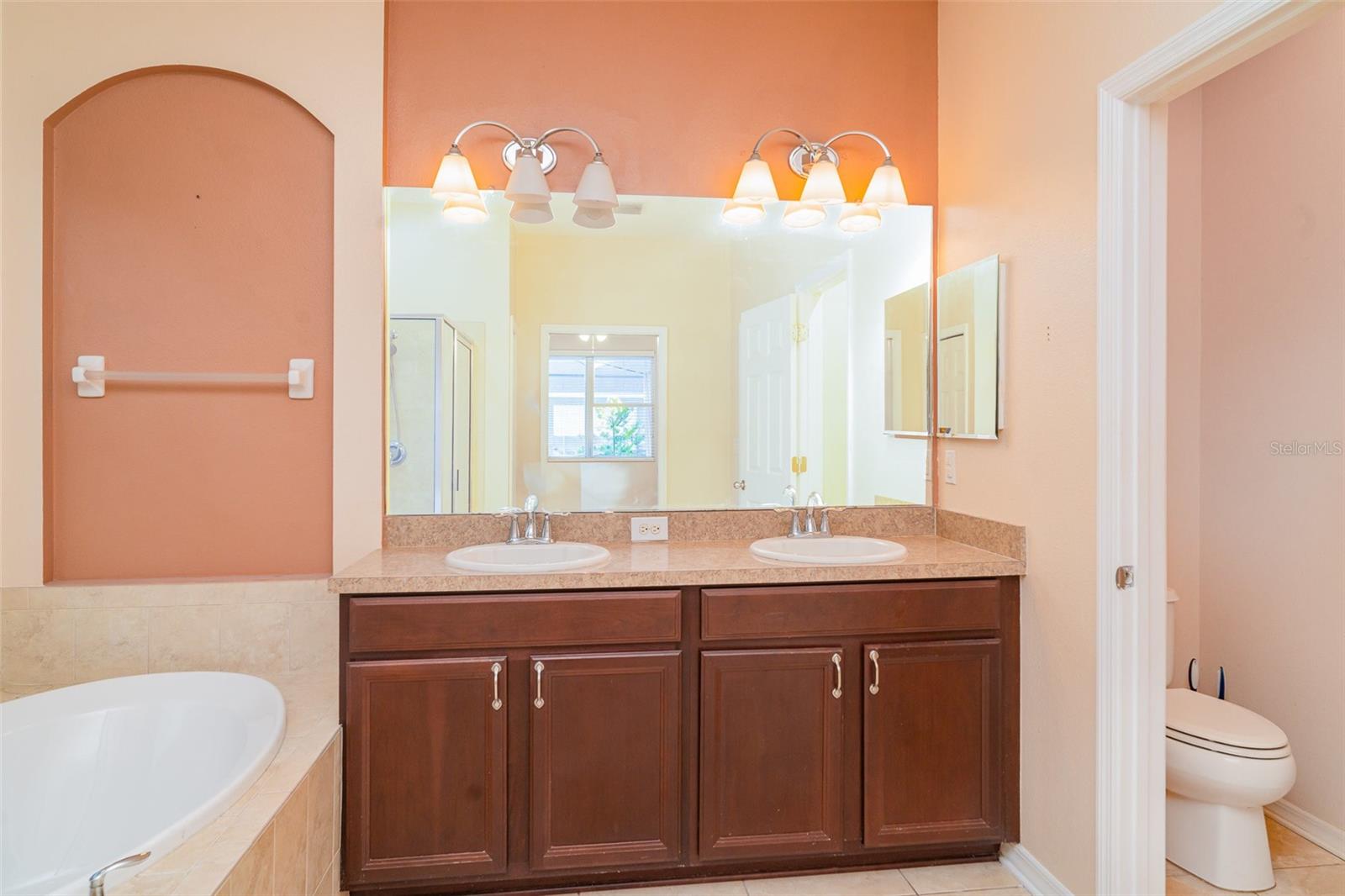 Image 33 of 57 For 12721 Avelar Creek Drive