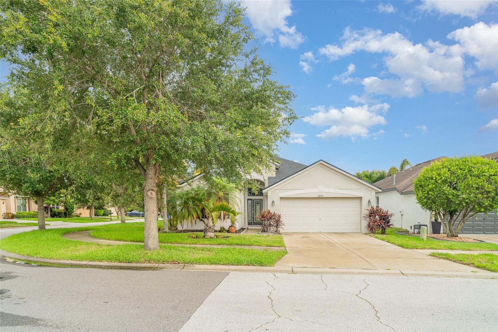 Image 6 of 57 For 12721 Avelar Creek Drive
