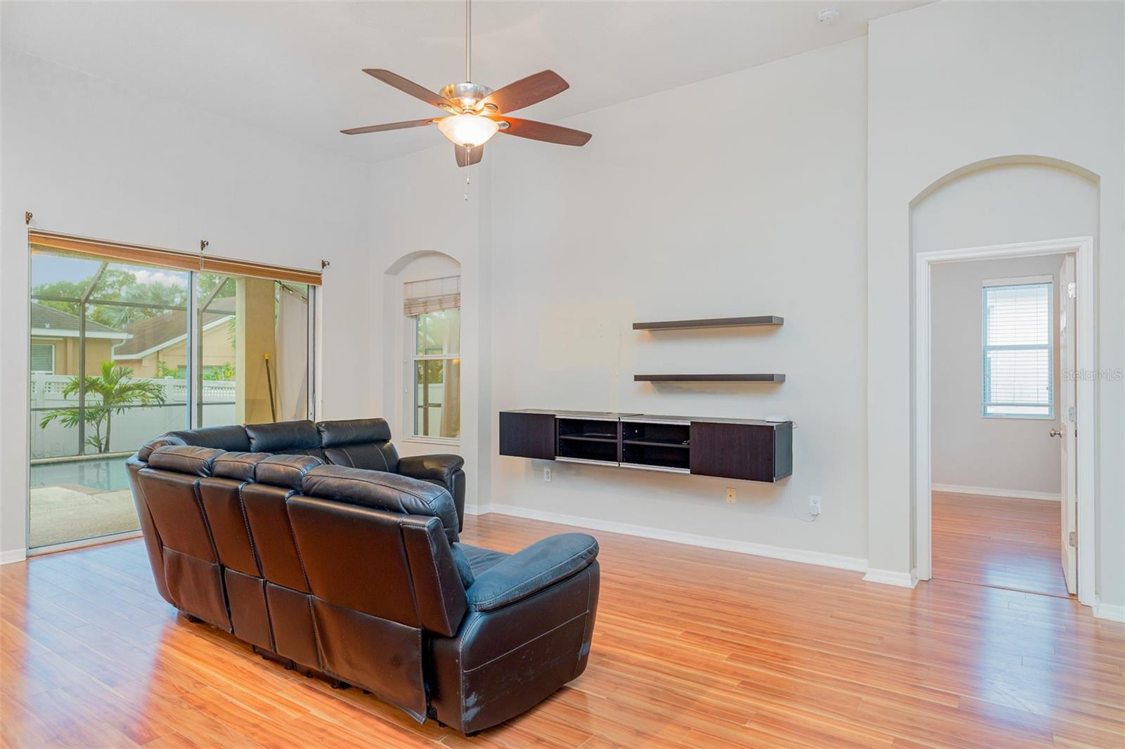 Image 9 of 57 For 12721 Avelar Creek Drive