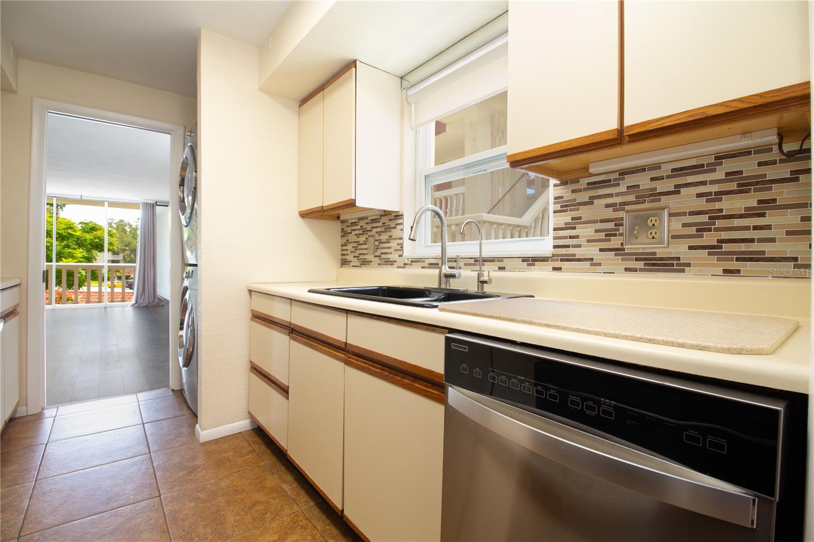 Image 10 of 51 For 2623 Seville Boulevard 203