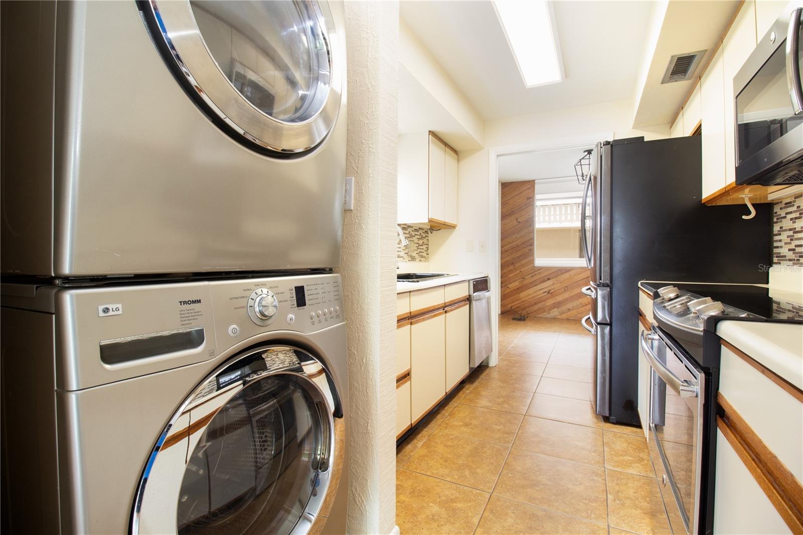 Image 11 of 51 For 2623 Seville Boulevard 203