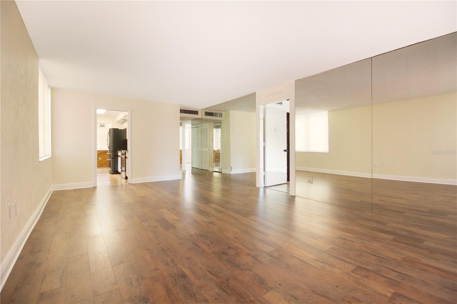 Image 13 of 51 For 2623 Seville Boulevard 203
