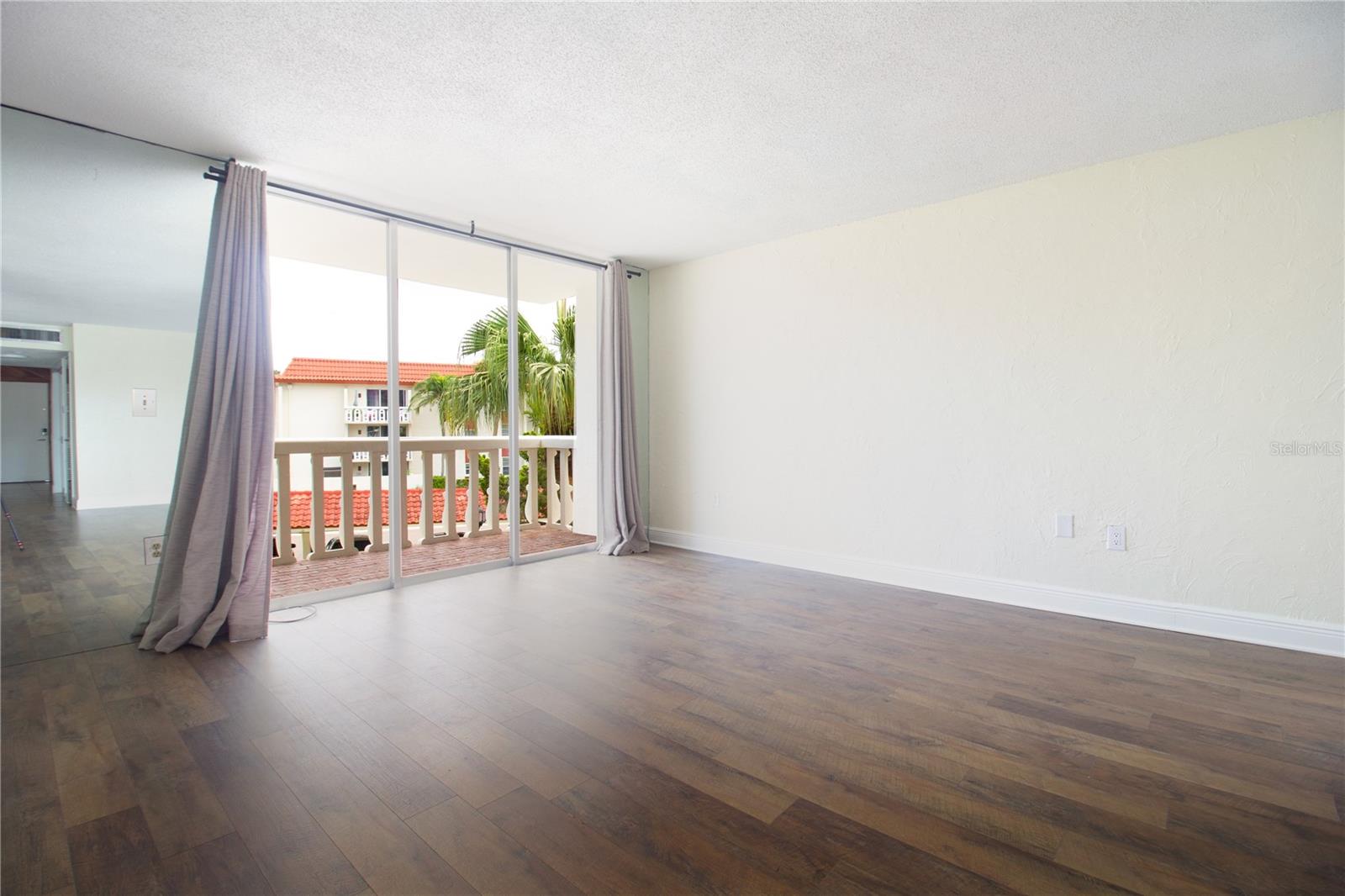 Image 15 of 51 For 2623 Seville Boulevard 203