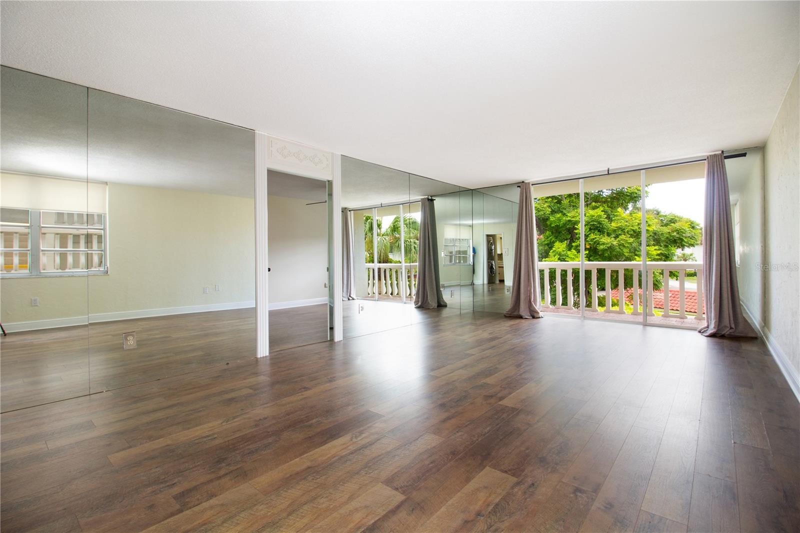 Image 19 of 51 For 2623 Seville Boulevard 203