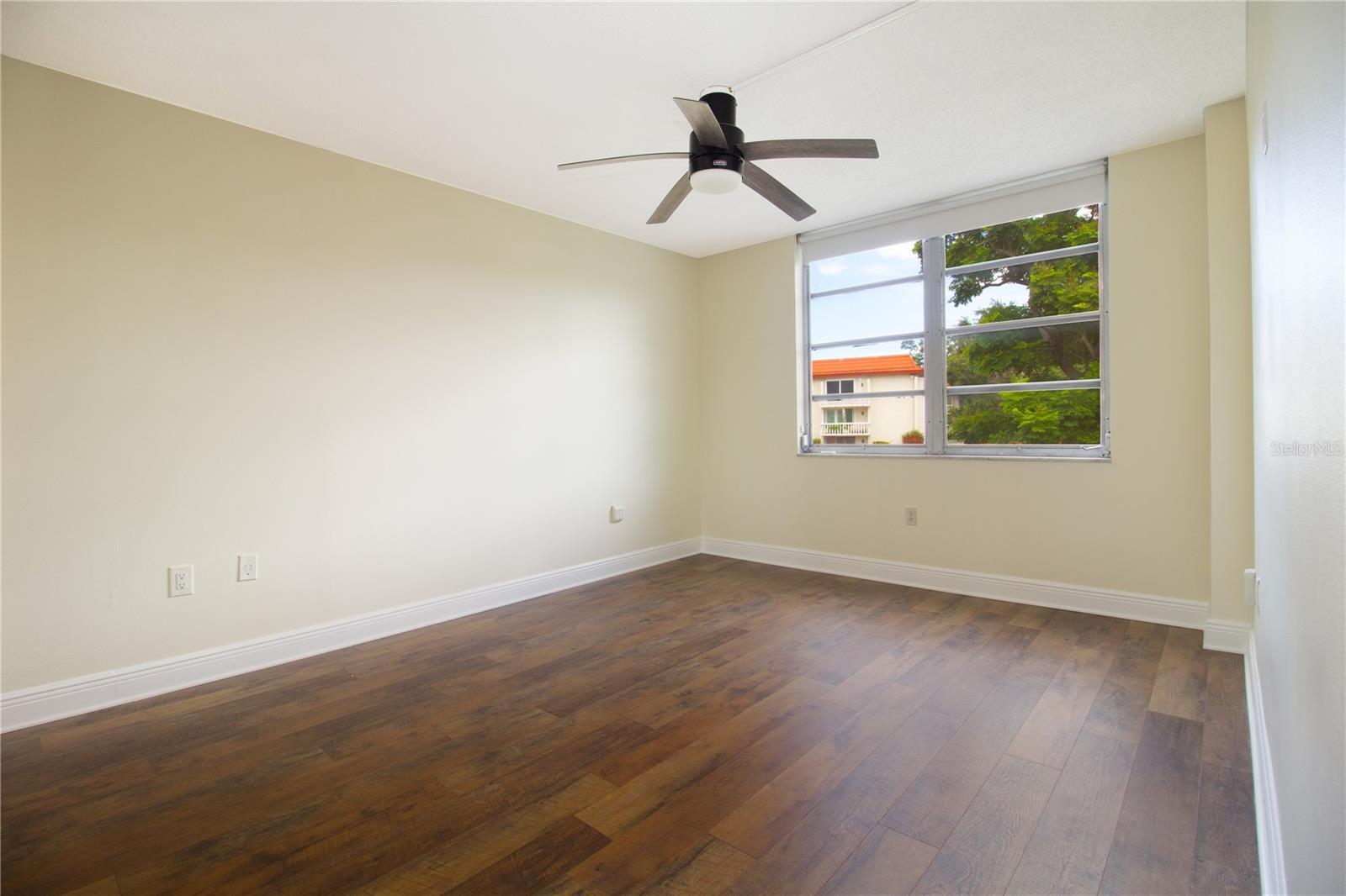 Image 21 of 51 For 2623 Seville Boulevard 203