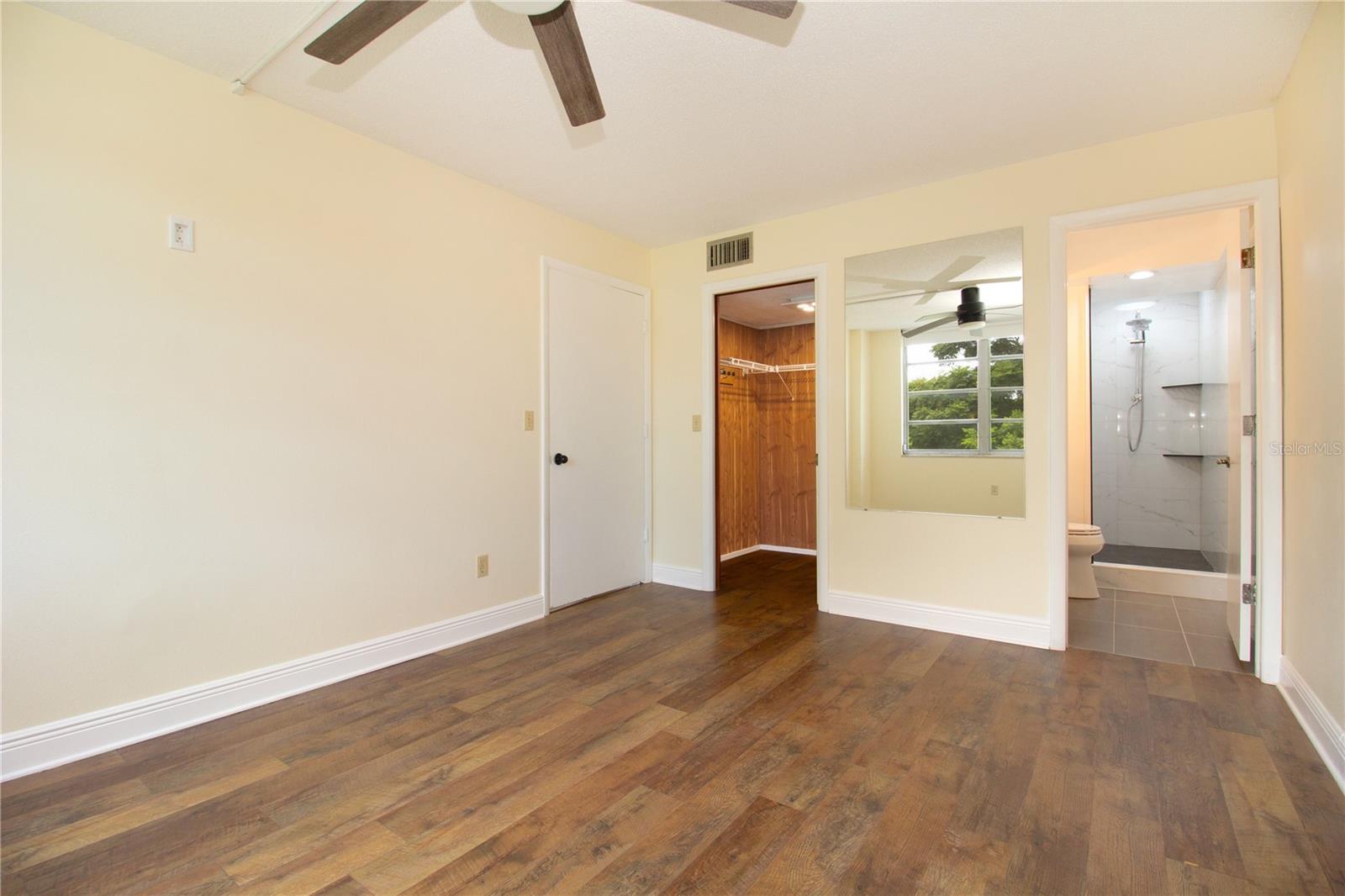 Image 23 of 51 For 2623 Seville Boulevard 203