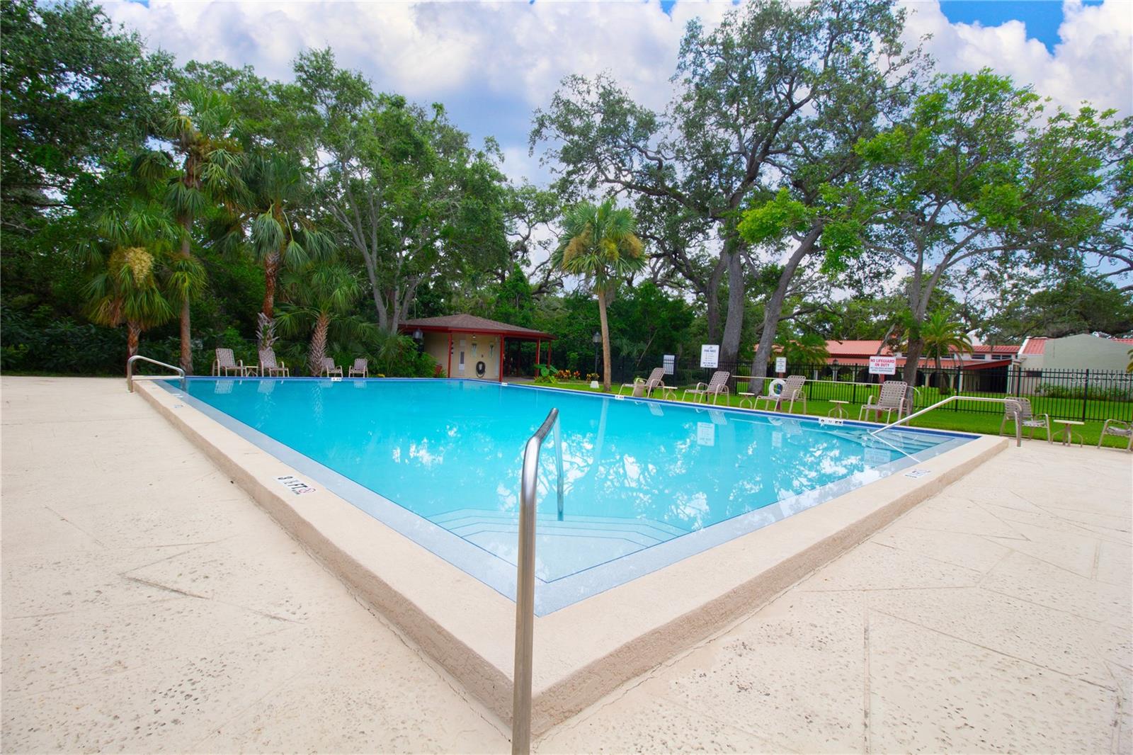 Image 37 of 51 For 2623 Seville Boulevard 203