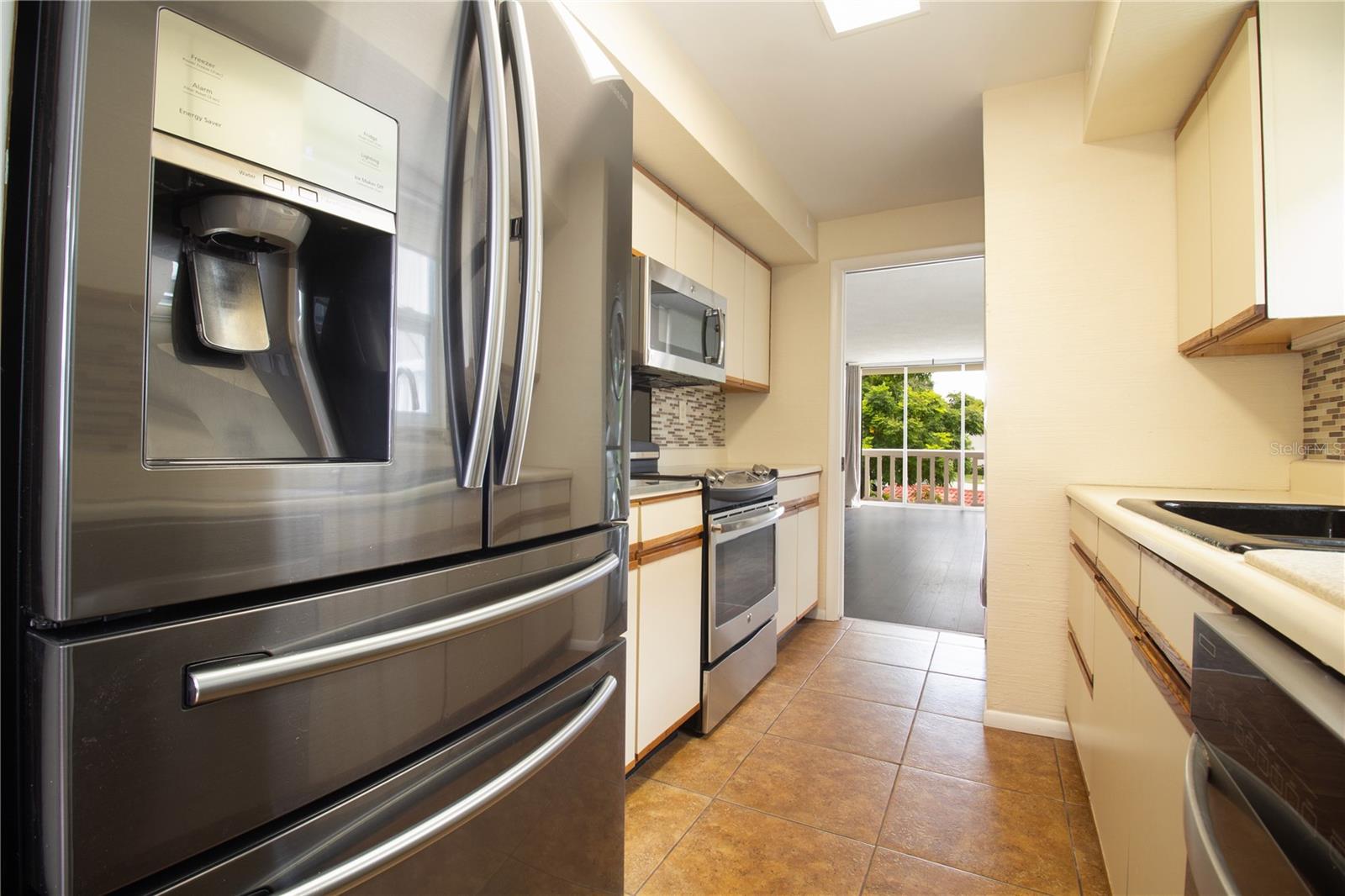 Image 9 of 51 For 2623 Seville Boulevard 203
