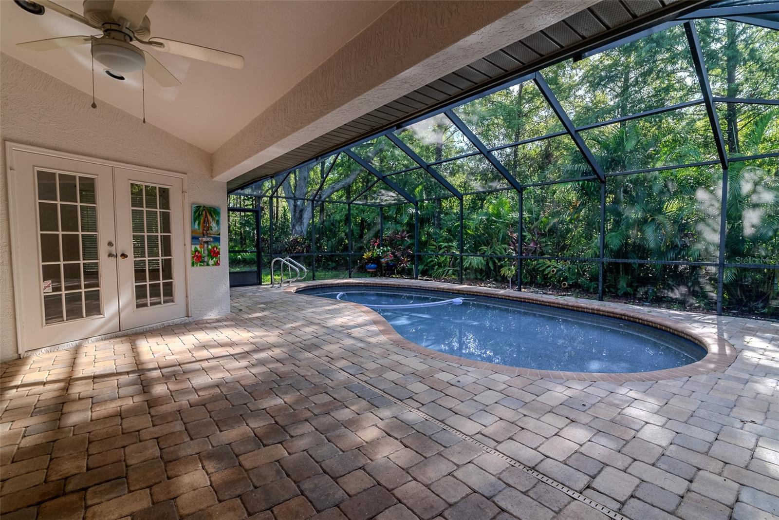 Image 24 of 41 For 910 Kingscote Court
