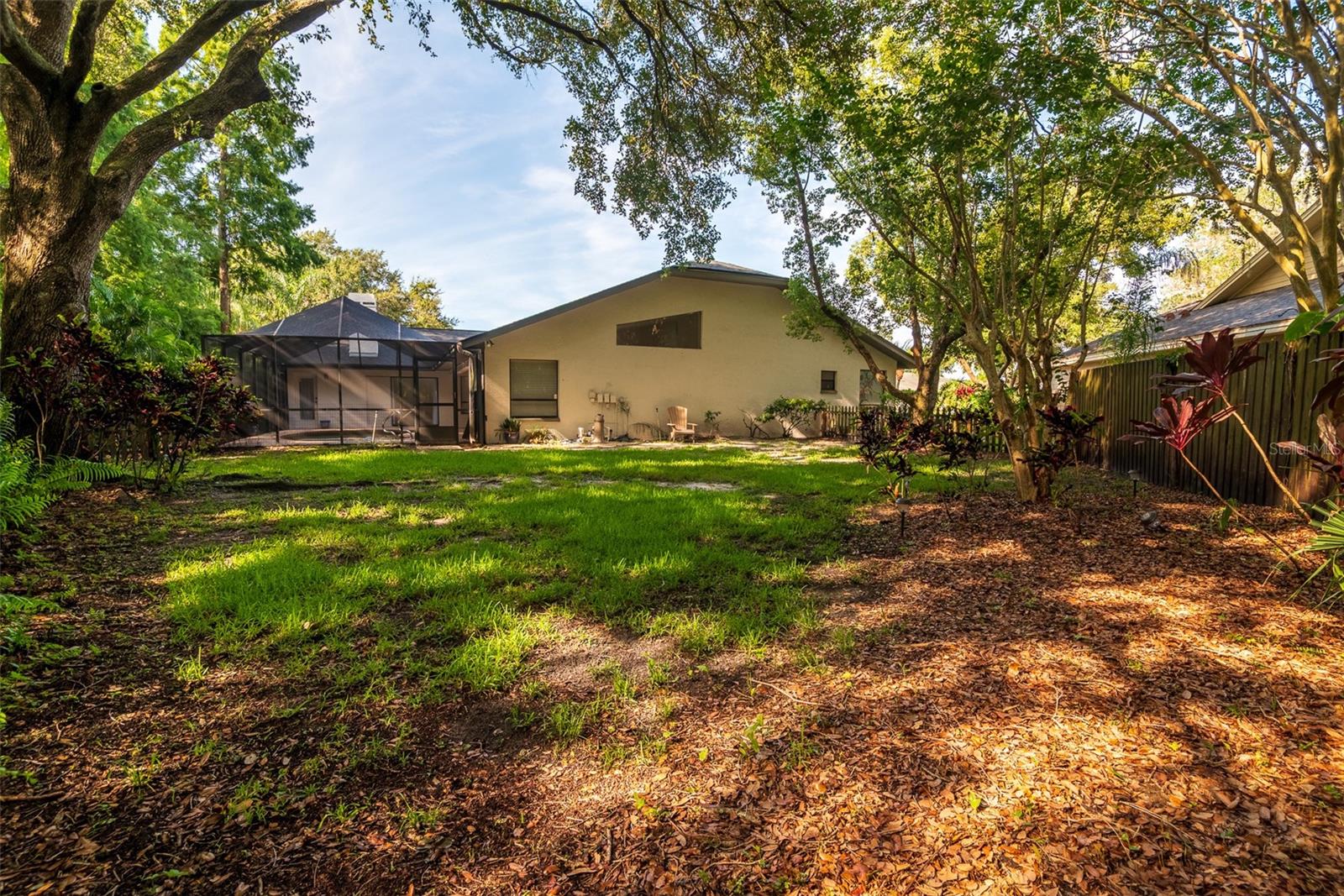 Image 29 of 41 For 910 Kingscote Court