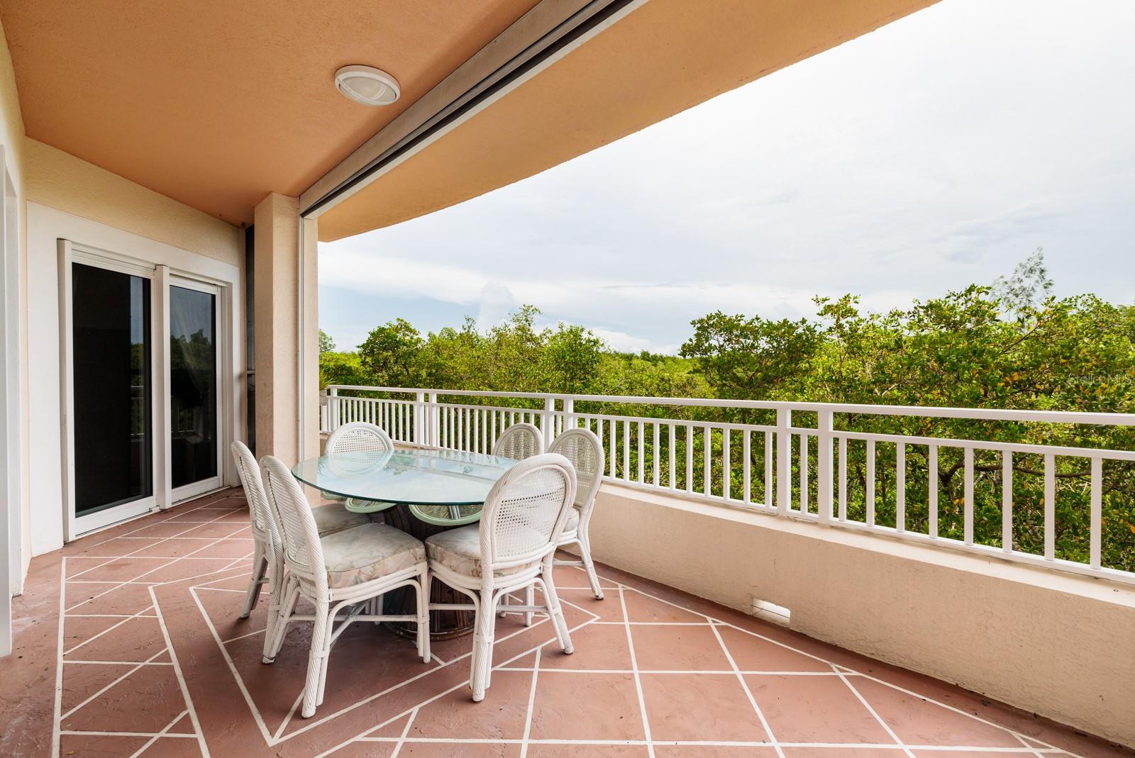 Image 15 of 39 For 12077 Gandy Boulevard N 333