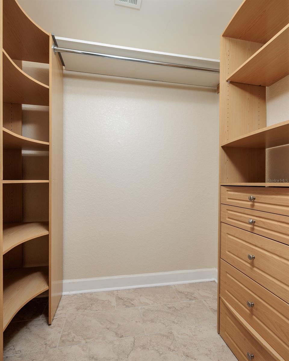 Image 23 of 39 For 12077 Gandy Boulevard N 333