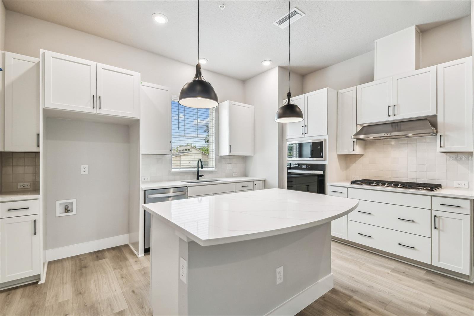 Listing photo id 13 for 6605 Nebraska Avenue 23