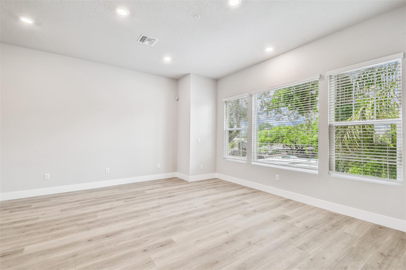 Listing photo id 20 for 6605 Nebraska Avenue 23