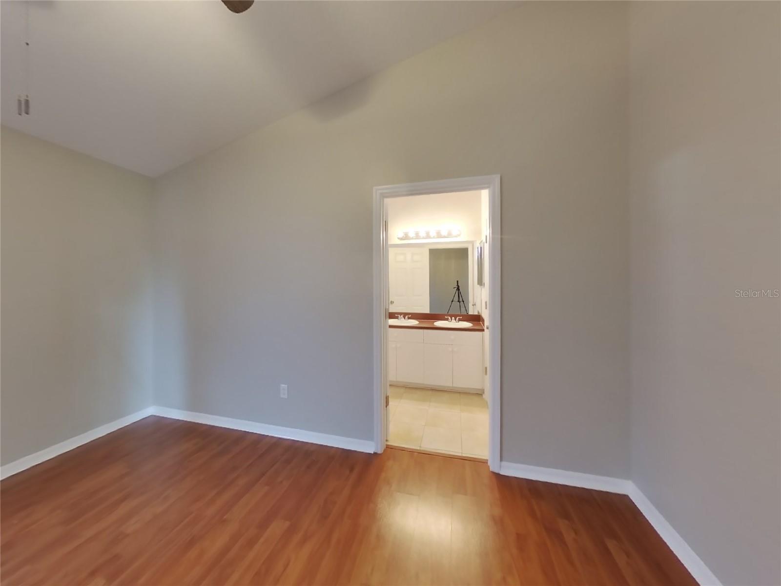 Image 6 of 16 For 24633 Laurel Ridge Drive