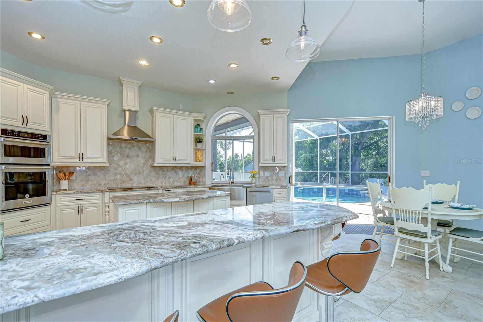 Image 14 of 49 For 2504 Oak Landing Drive