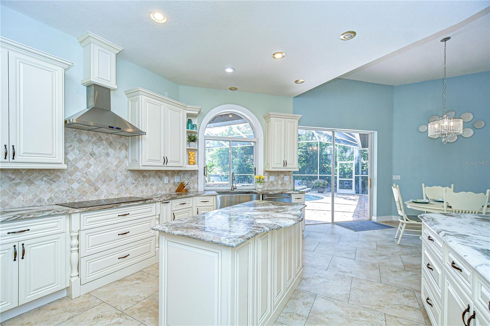 Image 17 of 49 For 2504 Oak Landing Drive