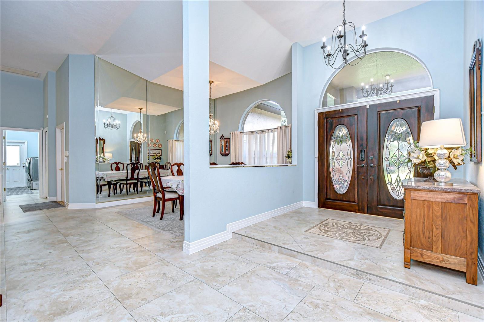Image 7 of 49 For 2504 Oak Landing Drive