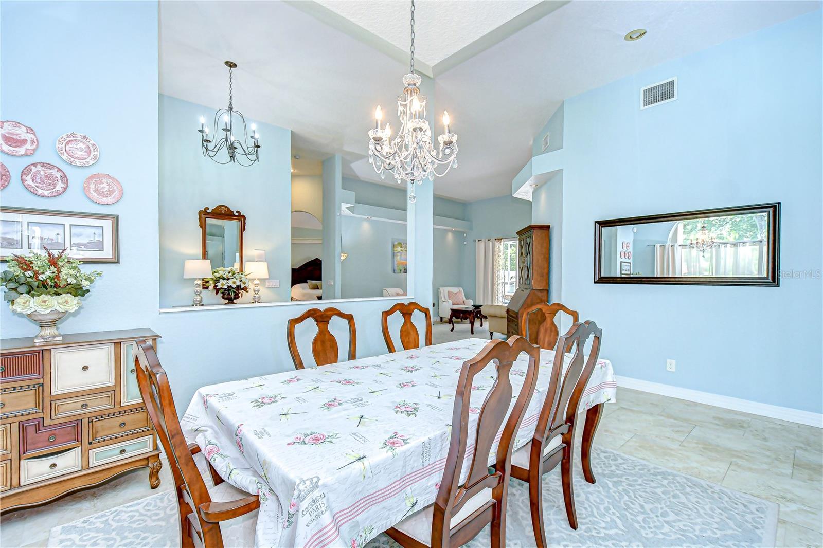 Image 9 of 49 For 2504 Oak Landing Drive