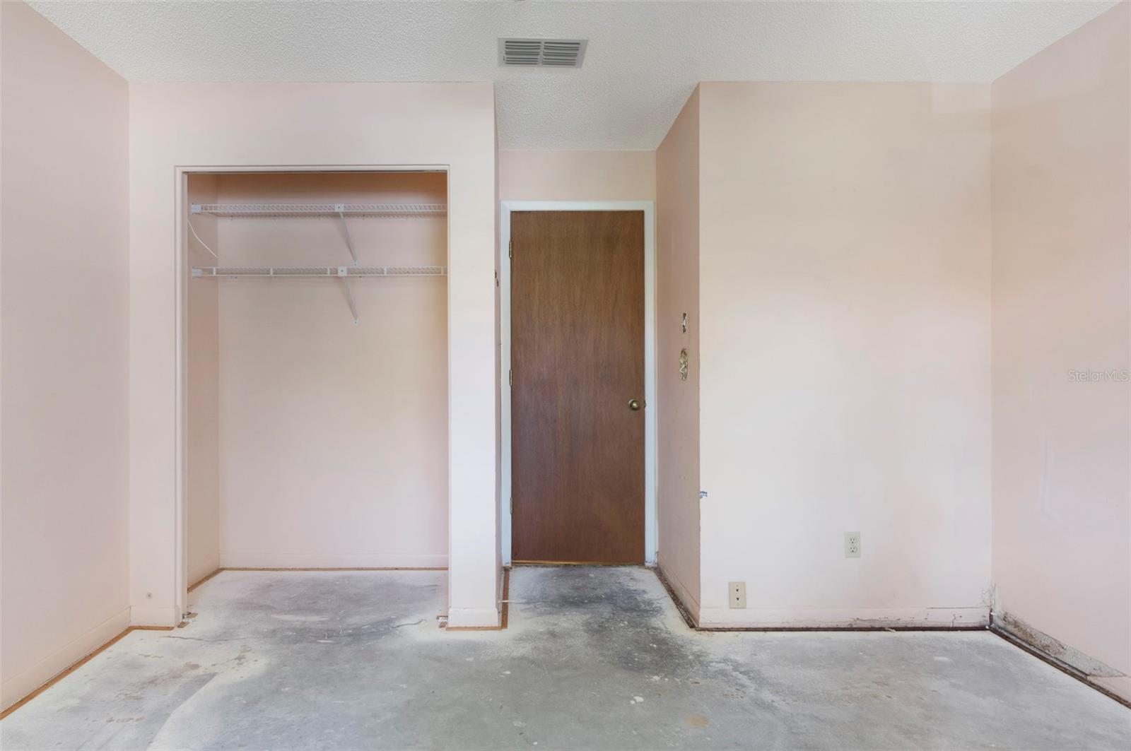 Image 19 of 39 For 9942 Lake Seminole Drive W