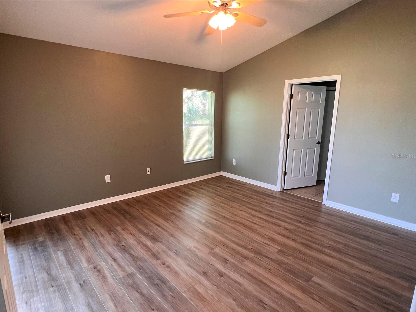 Image 10 of 27 For 6818 Cambridge Park Drive