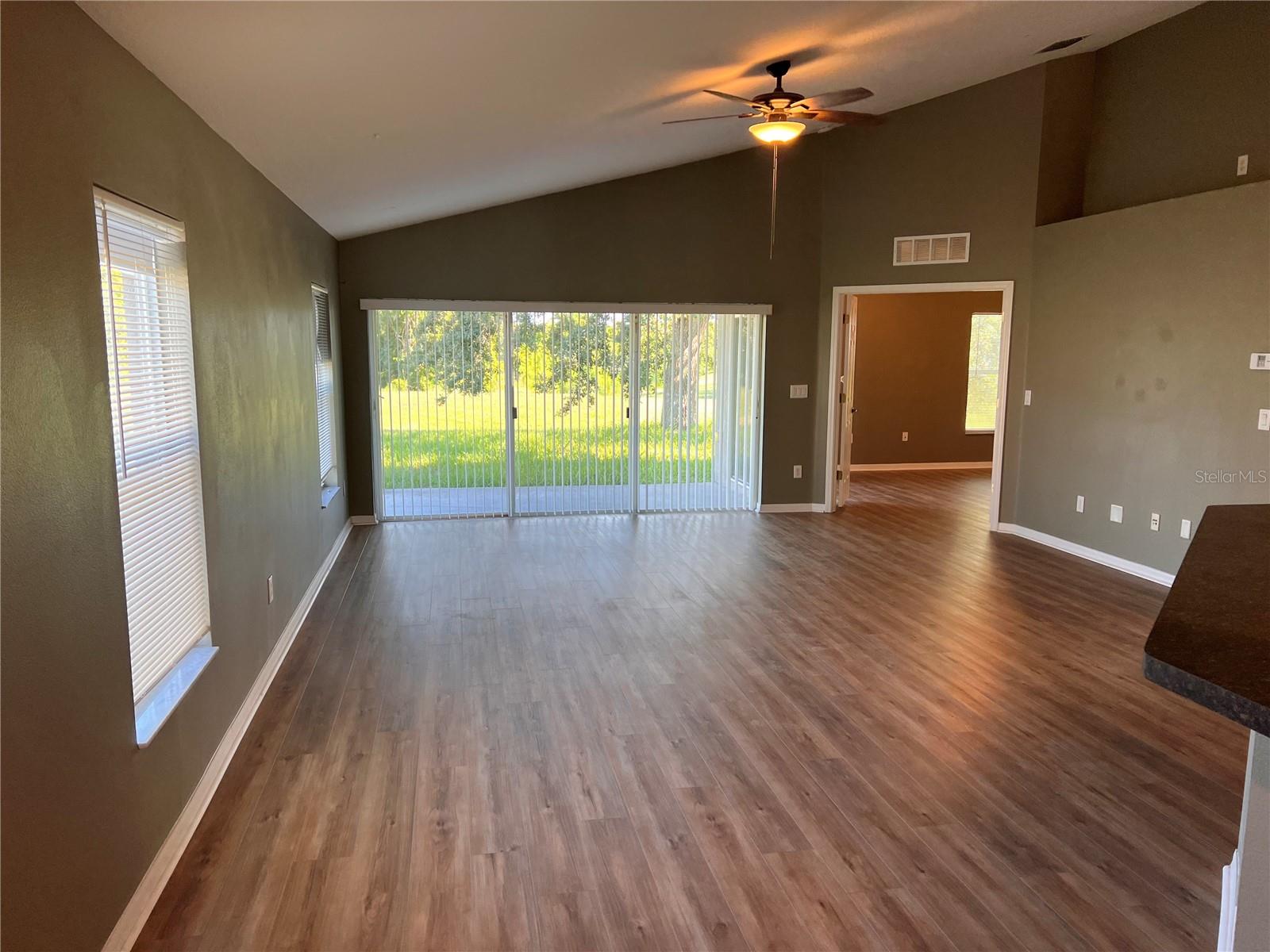 Image 4 of 27 For 6818 Cambridge Park Drive