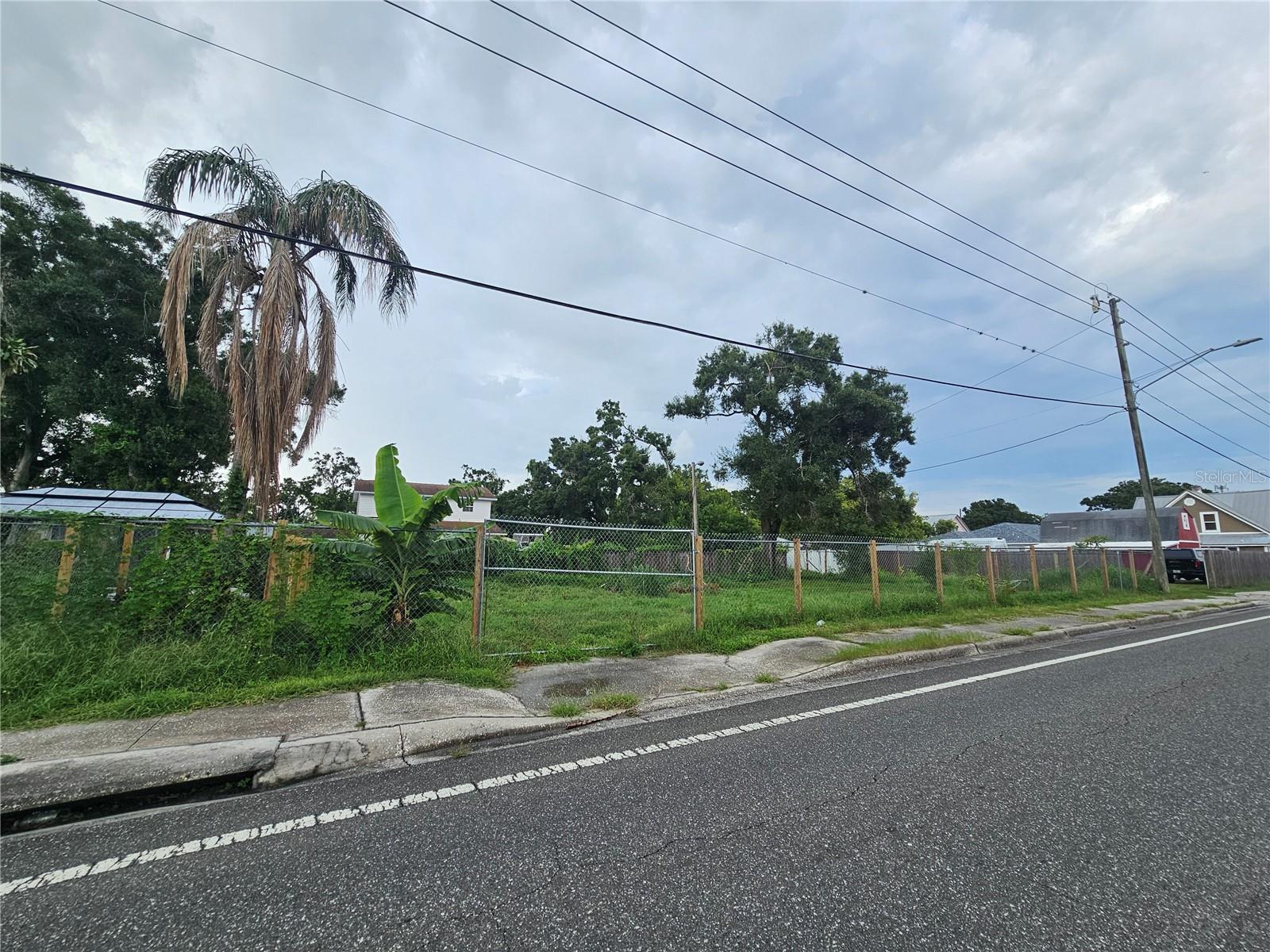 Listing photo id 20 for 7001 60th Street N