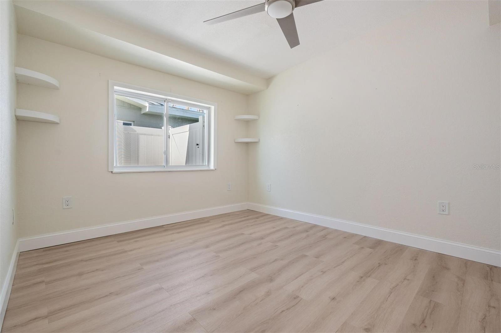 Image 11 of 42 For 4015 Overlook Drive Ne