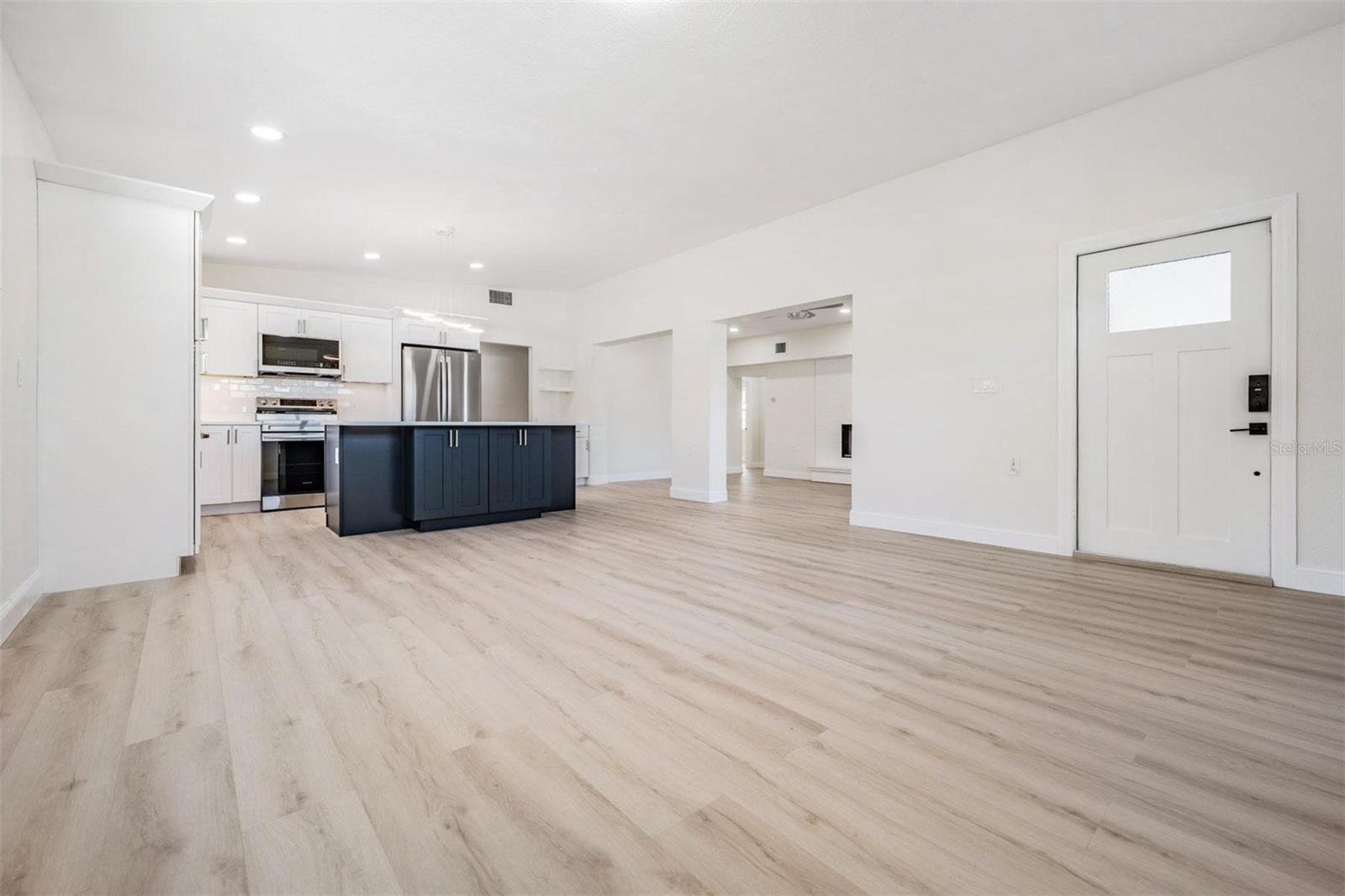 Image 20 of 42 For 4015 Overlook Drive Ne