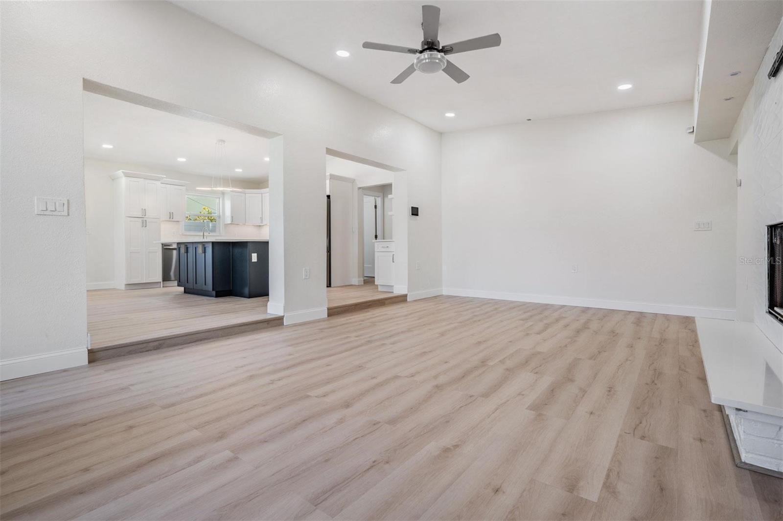 Image 23 of 42 For 4015 Overlook Drive Ne