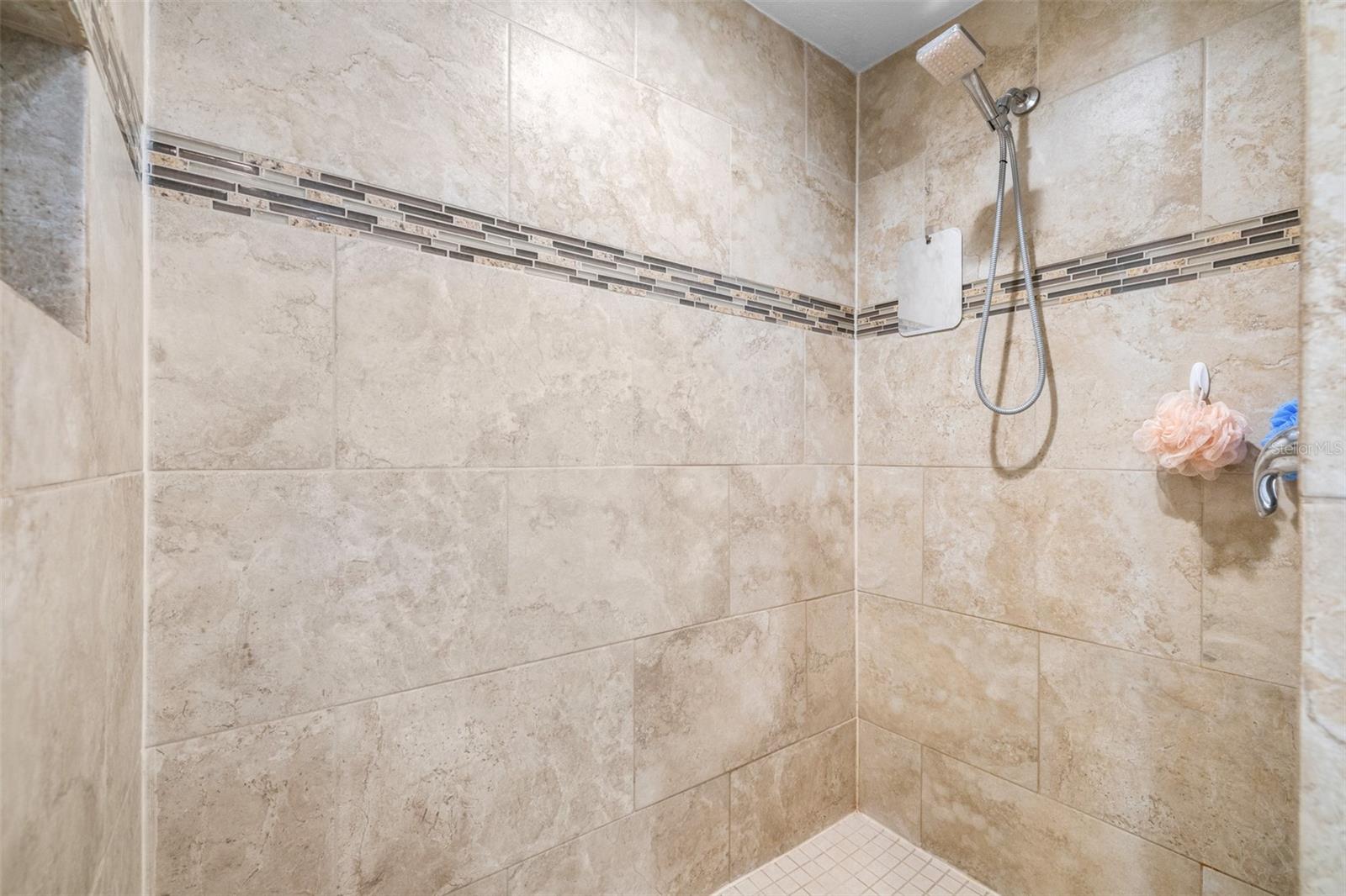 Image 19 of 42 For 8927 95th Street N