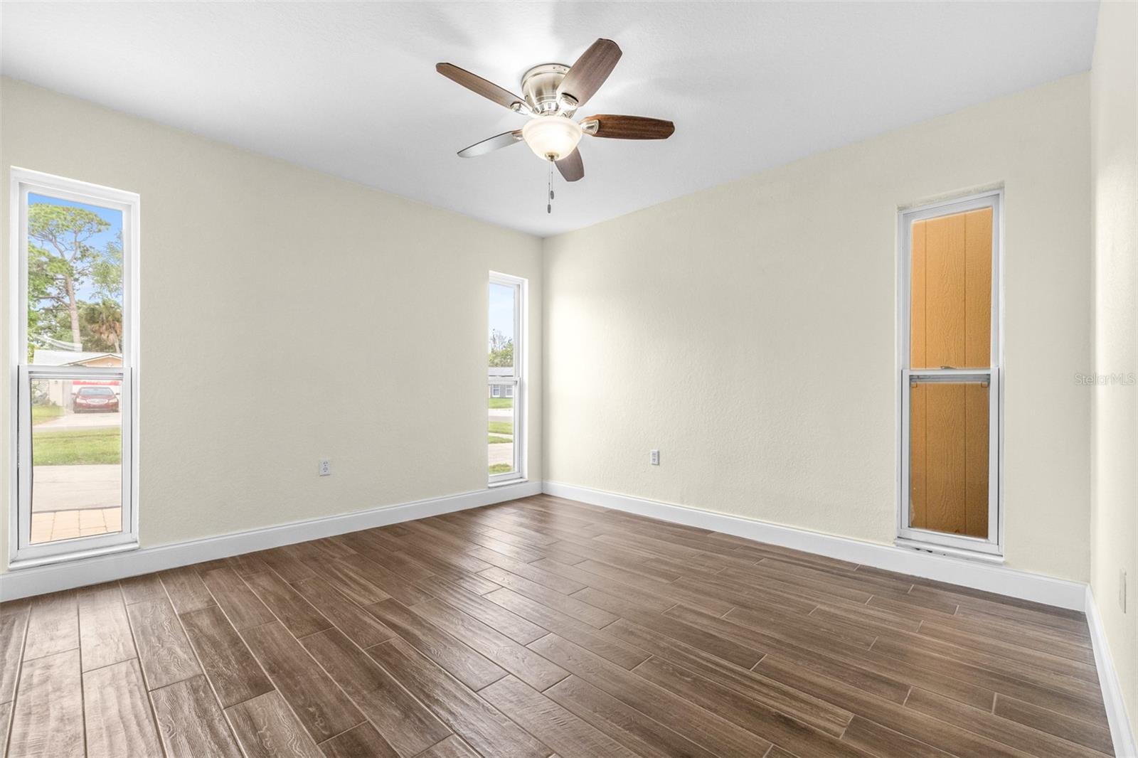 Image 25 of 42 For 8927 95th Street N
