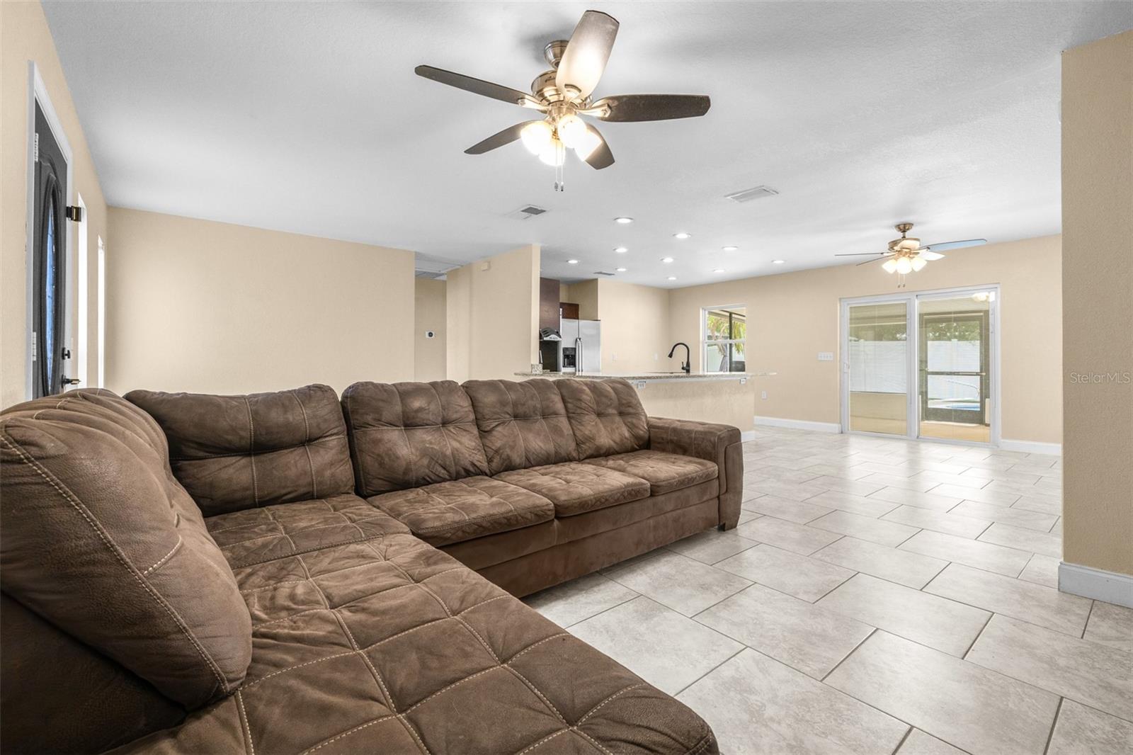 Image 7 of 42 For 8927 95th Street N