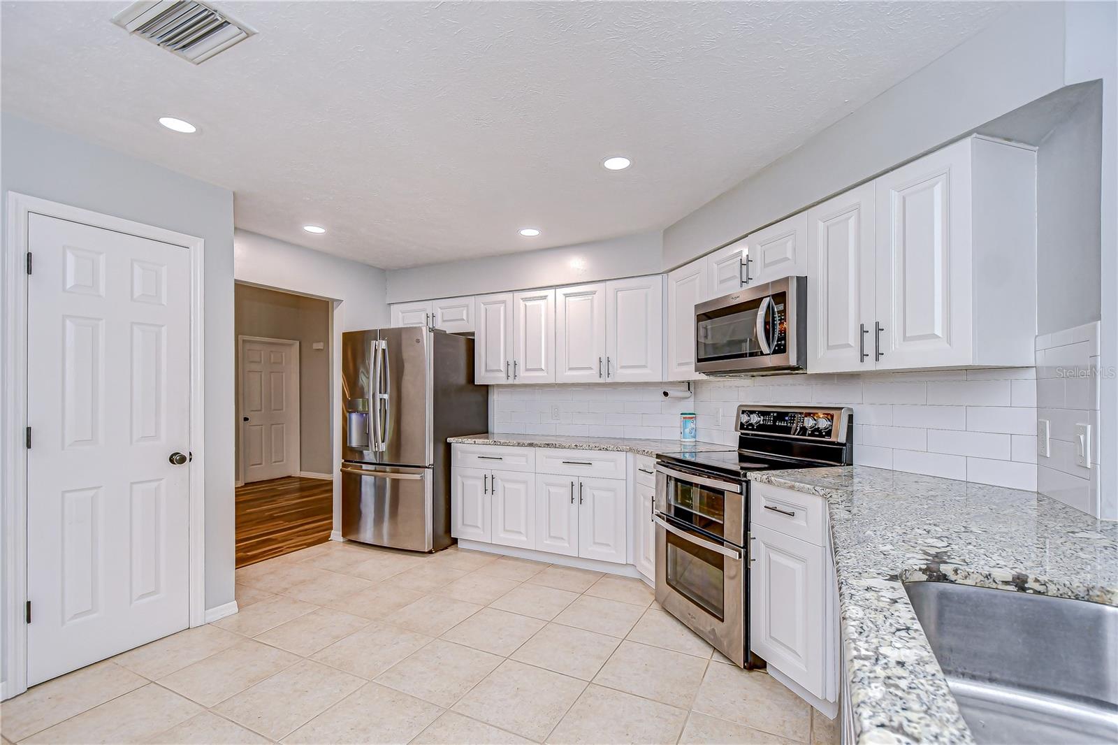 Image 10 of 40 For 512 Pinewalk Drive