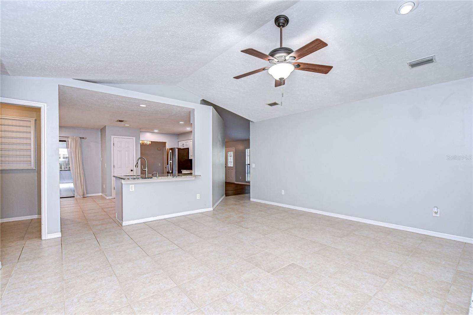 Image 13 of 40 For 512 Pinewalk Drive