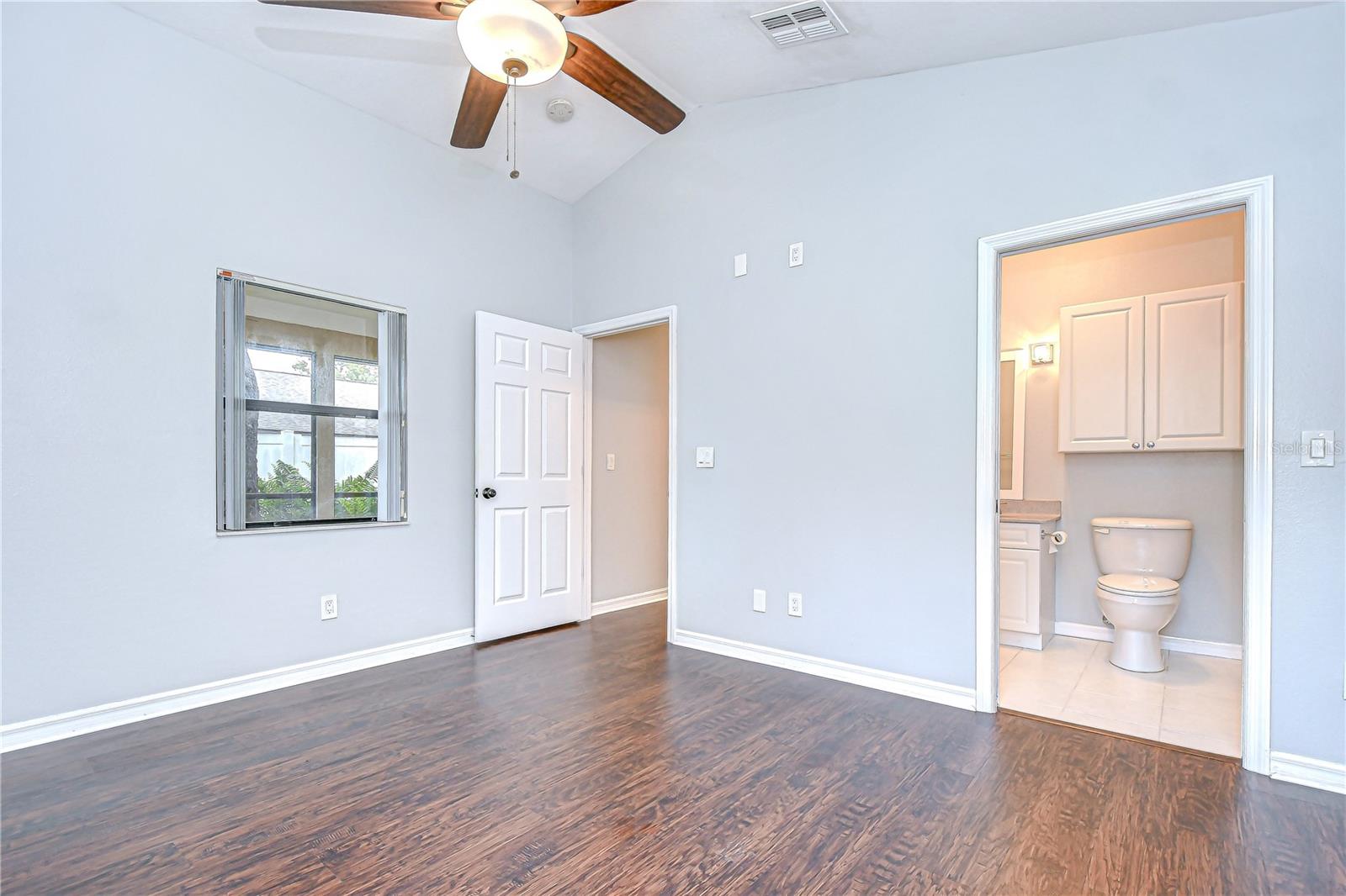 Image 33 of 40 For 512 Pinewalk Drive