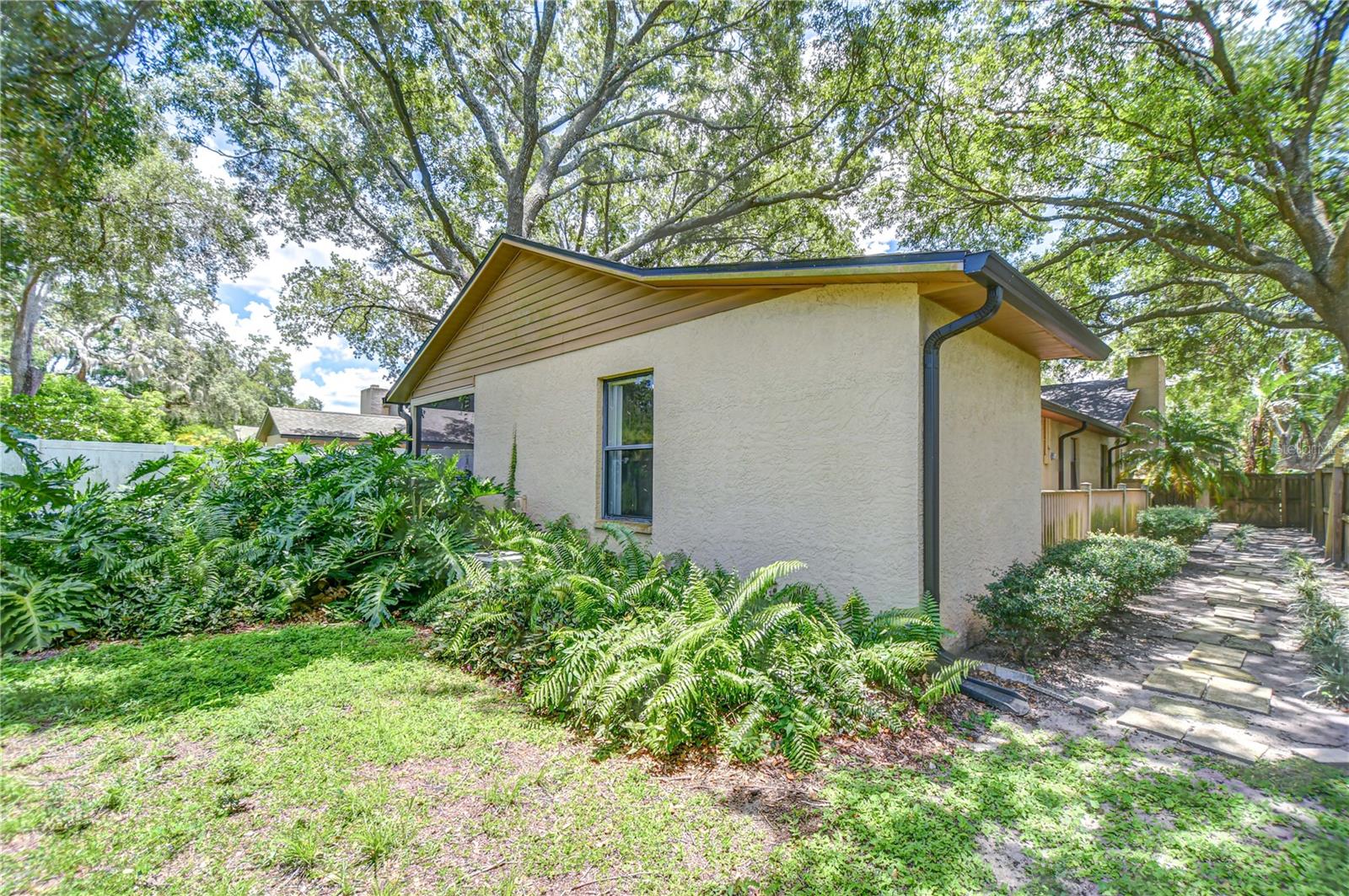 Image 36 of 40 For 512 Pinewalk Drive