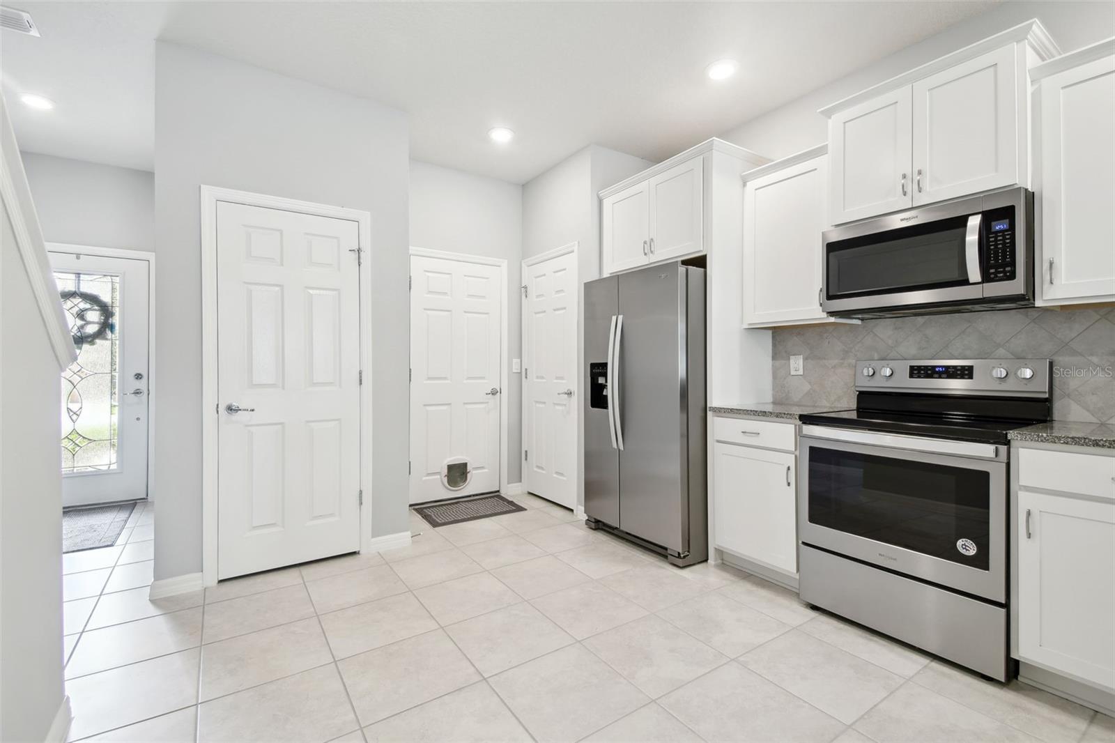Image 4 of 49 For 5010 Blue Latan Lane