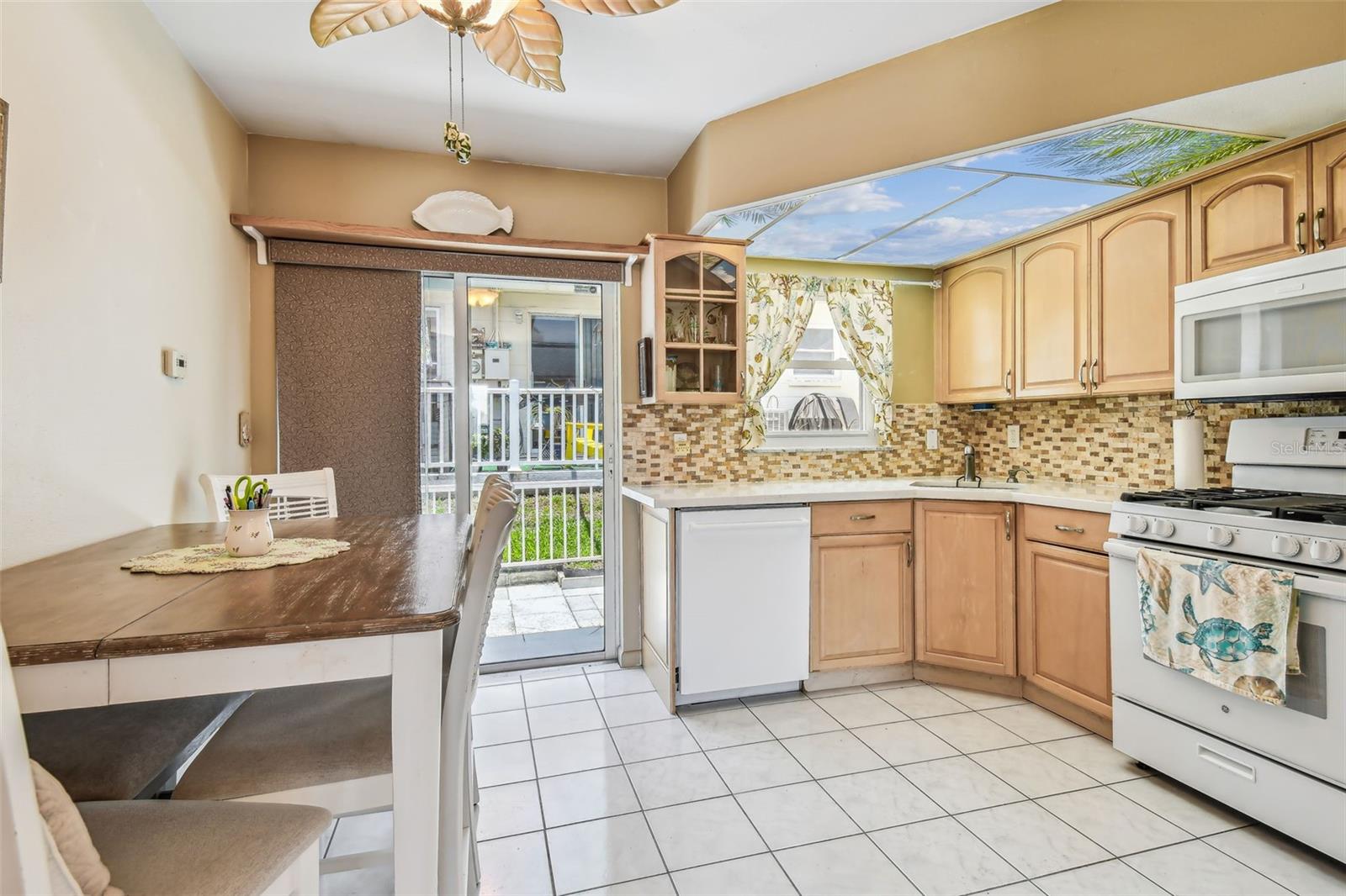 Image 14 of 49 For 12400 Park Boulevard 519
