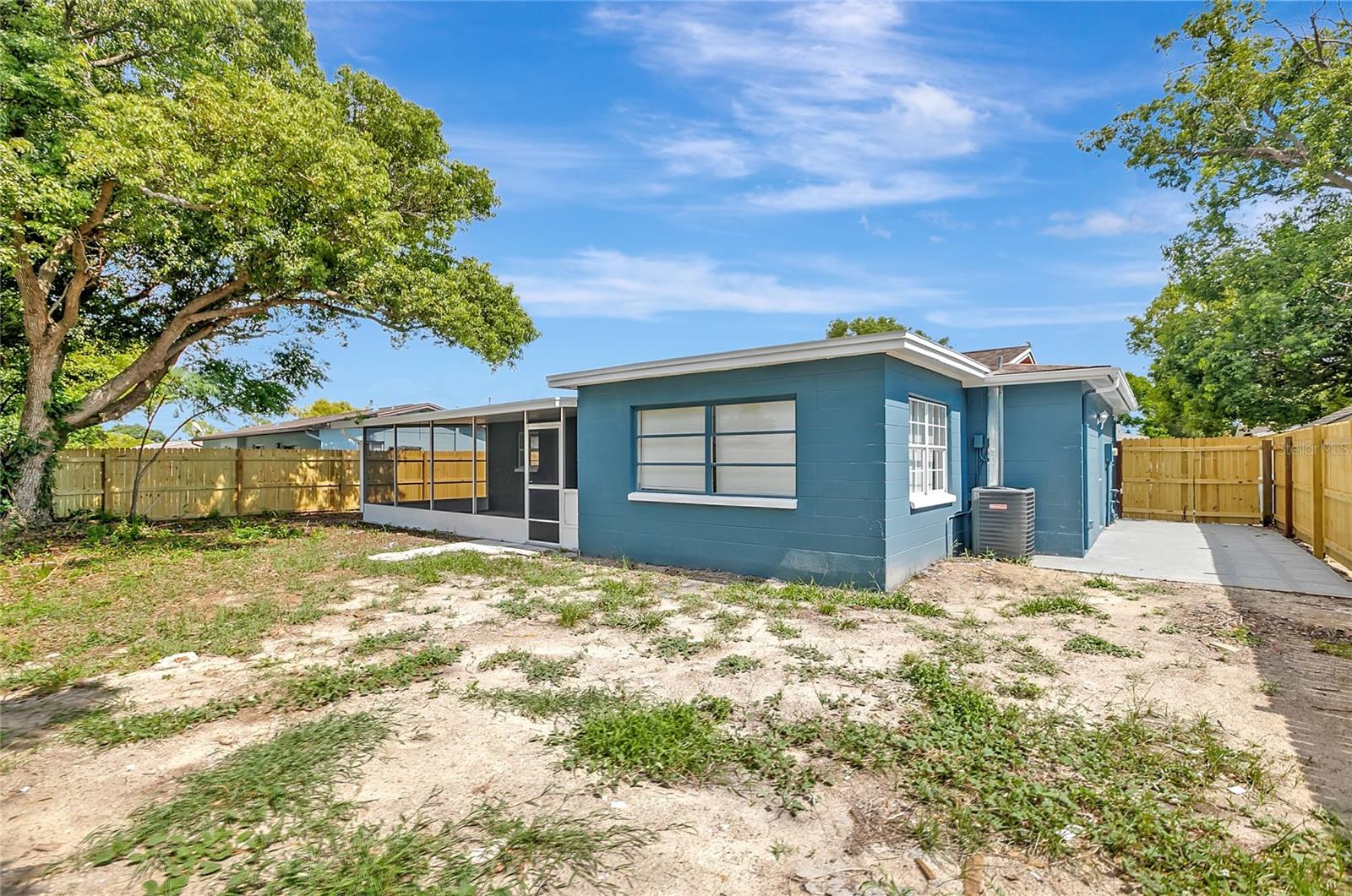 Listing photo id 28 for 8033 Norwich Drive