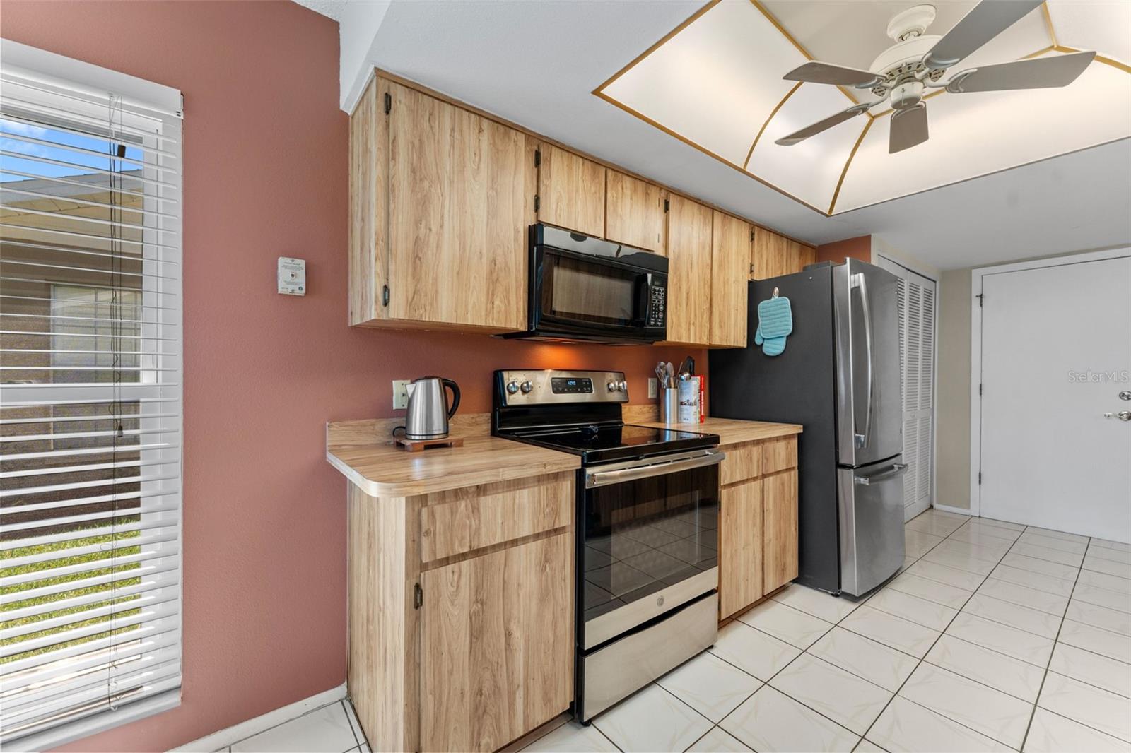 Image 17 of 58 For 2671 Royal Ridge Drive