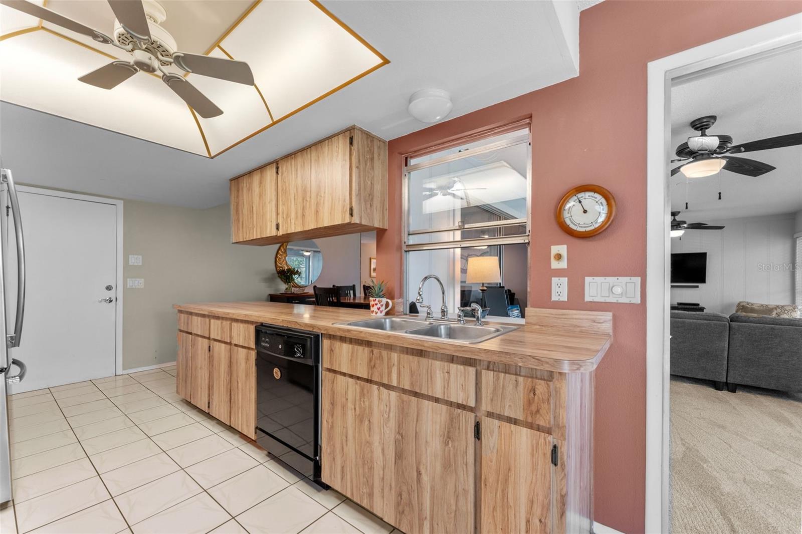 Image 18 of 58 For 2671 Royal Ridge Drive