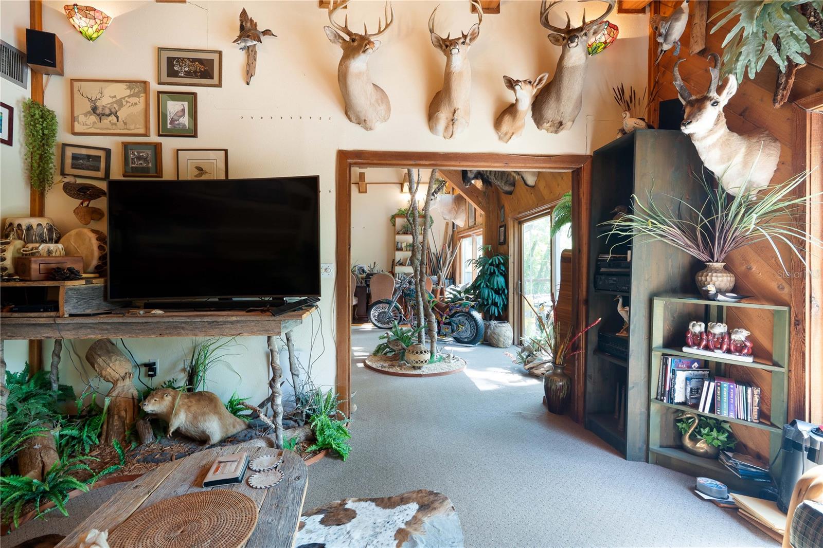 Image 20 of 30 For 6924 Valrie Lane