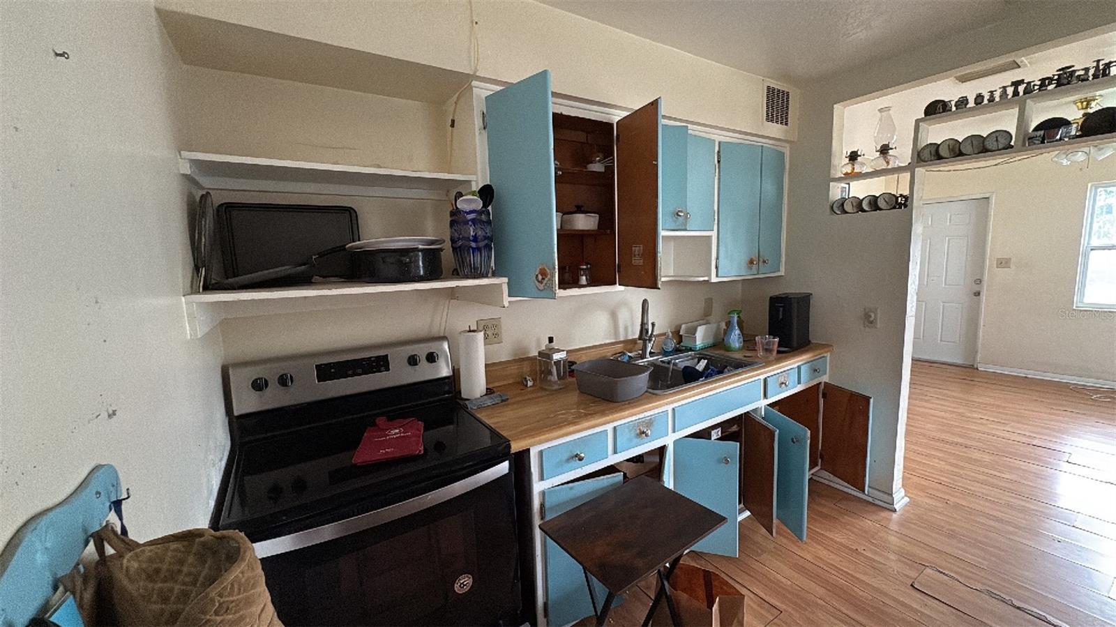 Image 12 of 19 For 2410 38th Avenue N