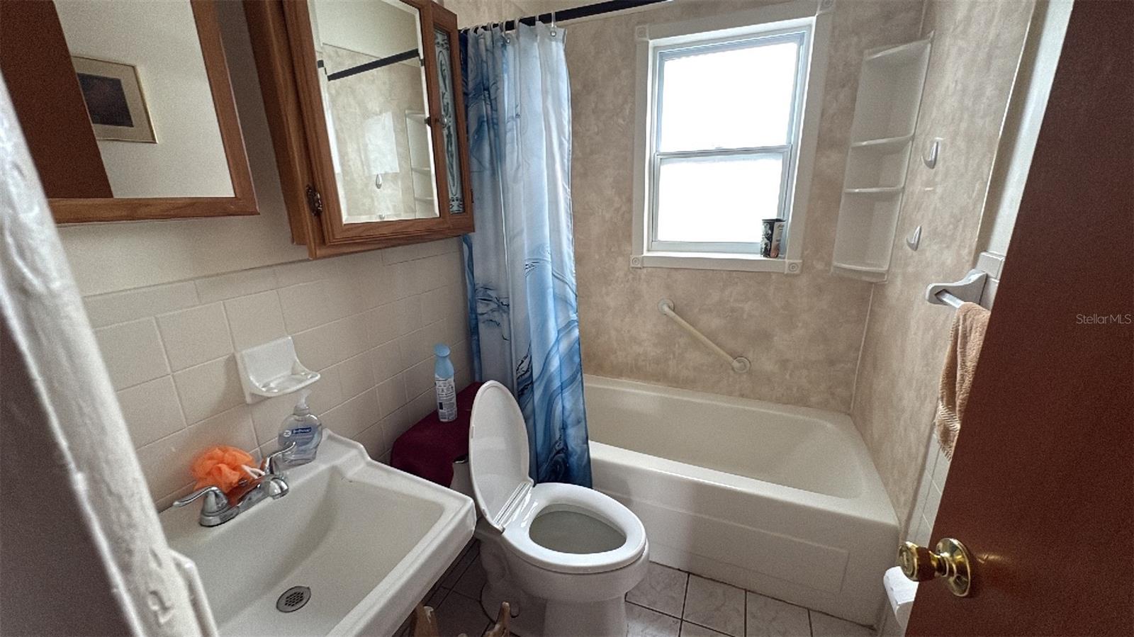 Image 13 of 19 For 2410 38th Avenue N