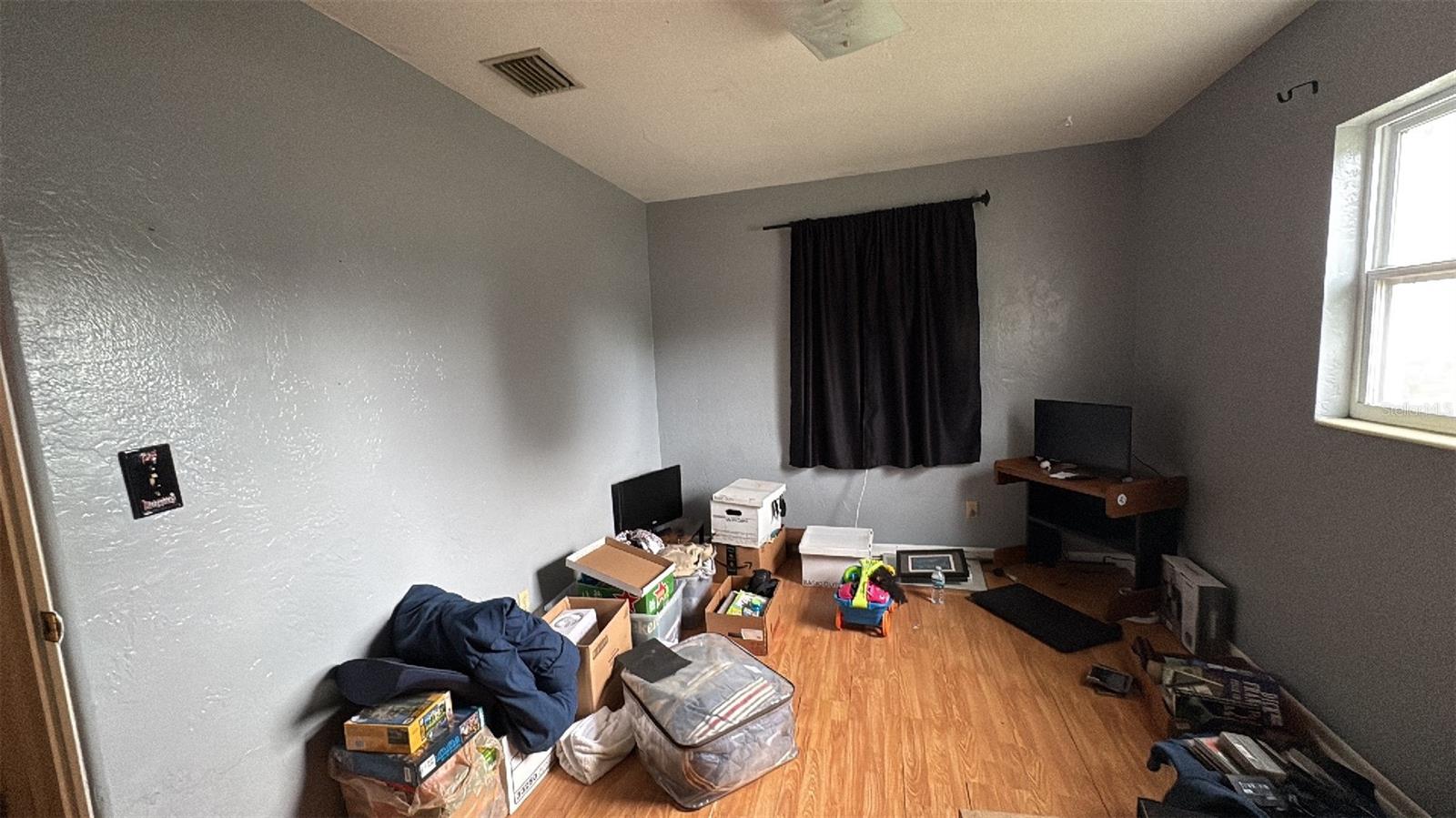 Image 15 of 19 For 2410 38th Avenue N