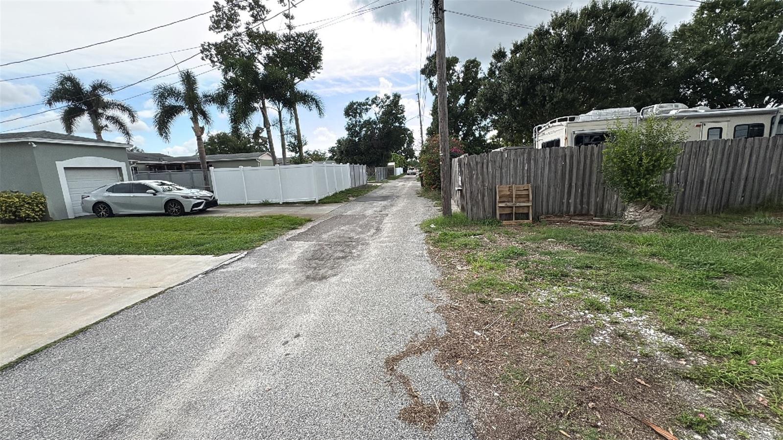 Image 4 of 19 For 2410 38th Avenue N