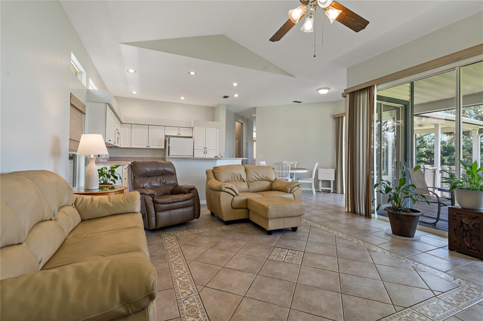 Listing photo id 12 for 389 Grand Bay Drive