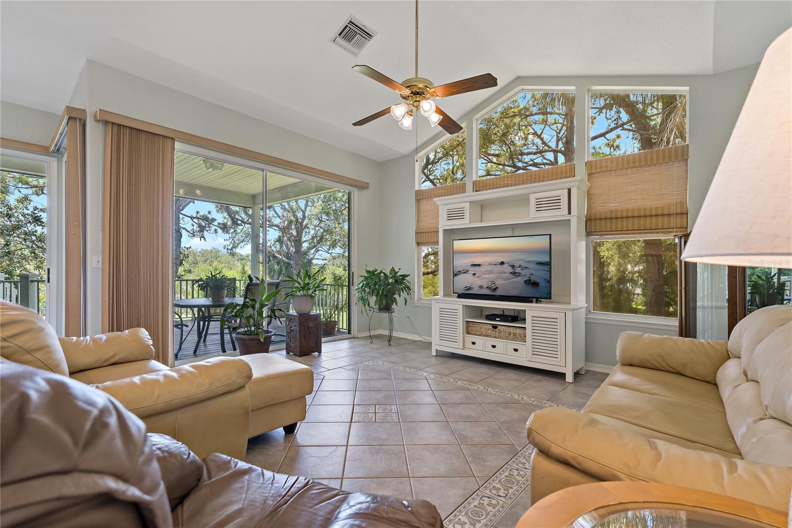 Listing photo id 3 for 389 Grand Bay Drive